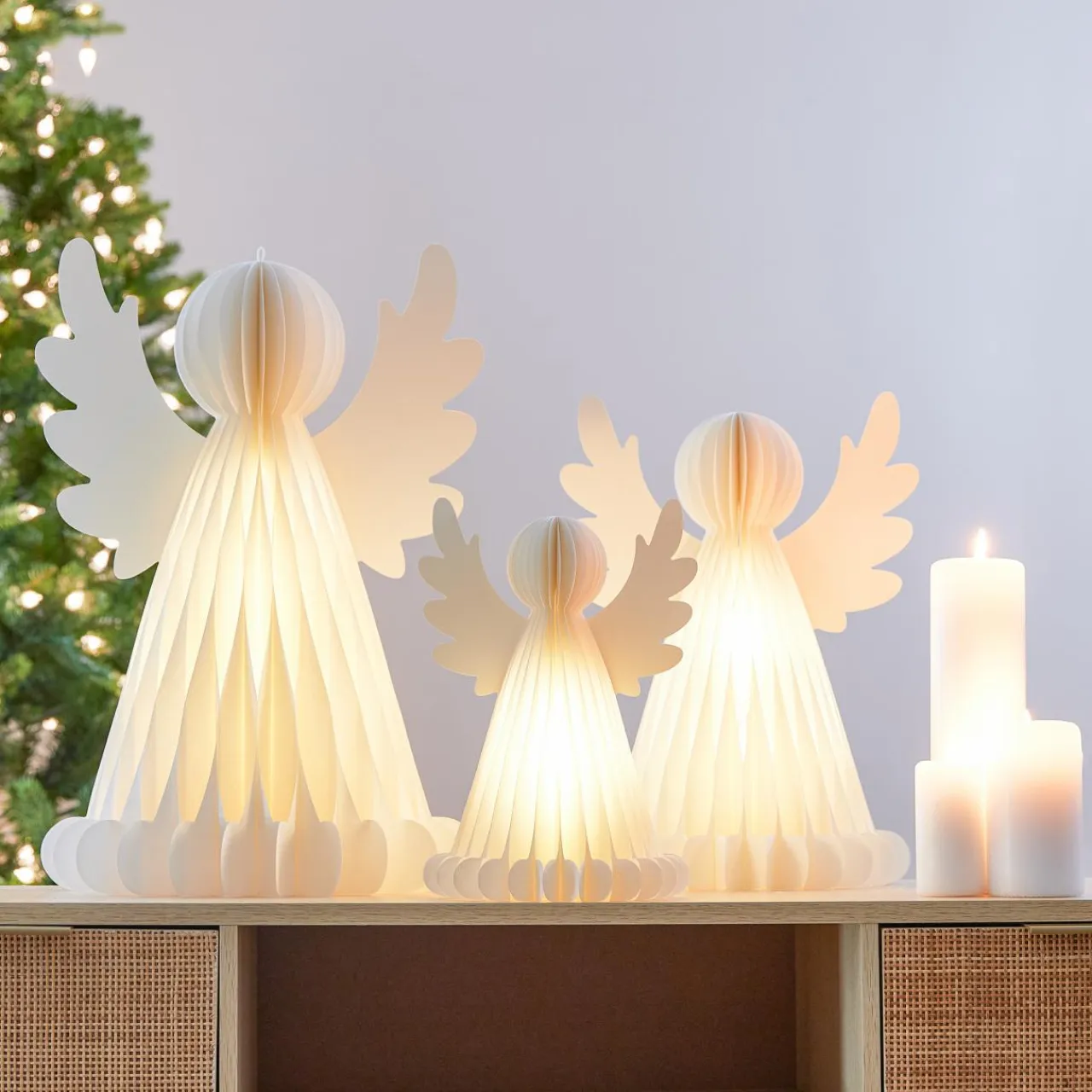 KOOPMAN Ange lumineux à piles 6 LED (H38 cm) Papier fermeture magnétique Blanc Outlet