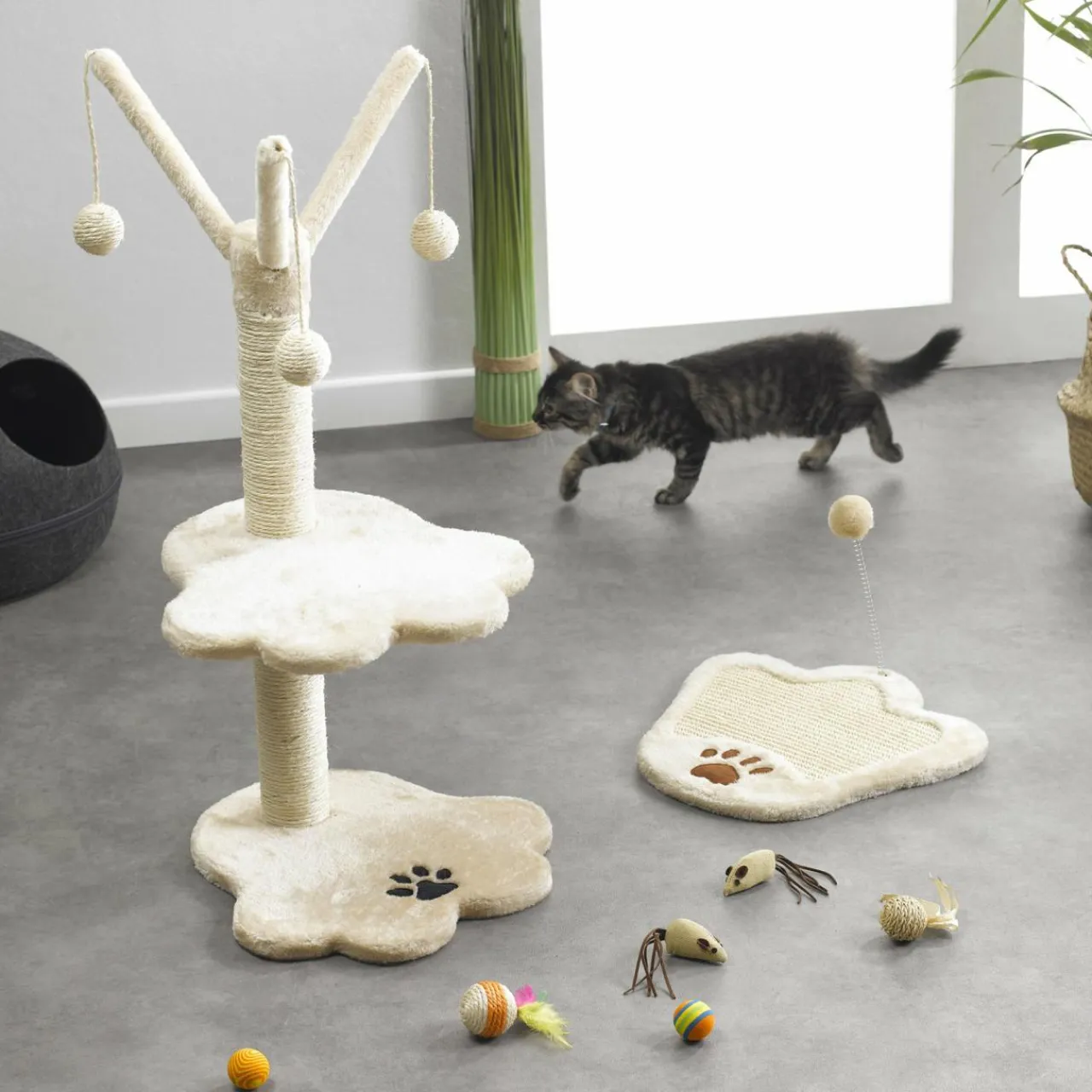LOVE STORY Arbre à chat avec jouet Ecru New