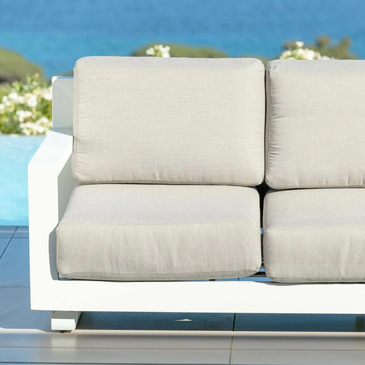 MOBELLIA Canapé de jardin en aluminium 3 places Elba Blanc et taupe Blanc - Taupe Best