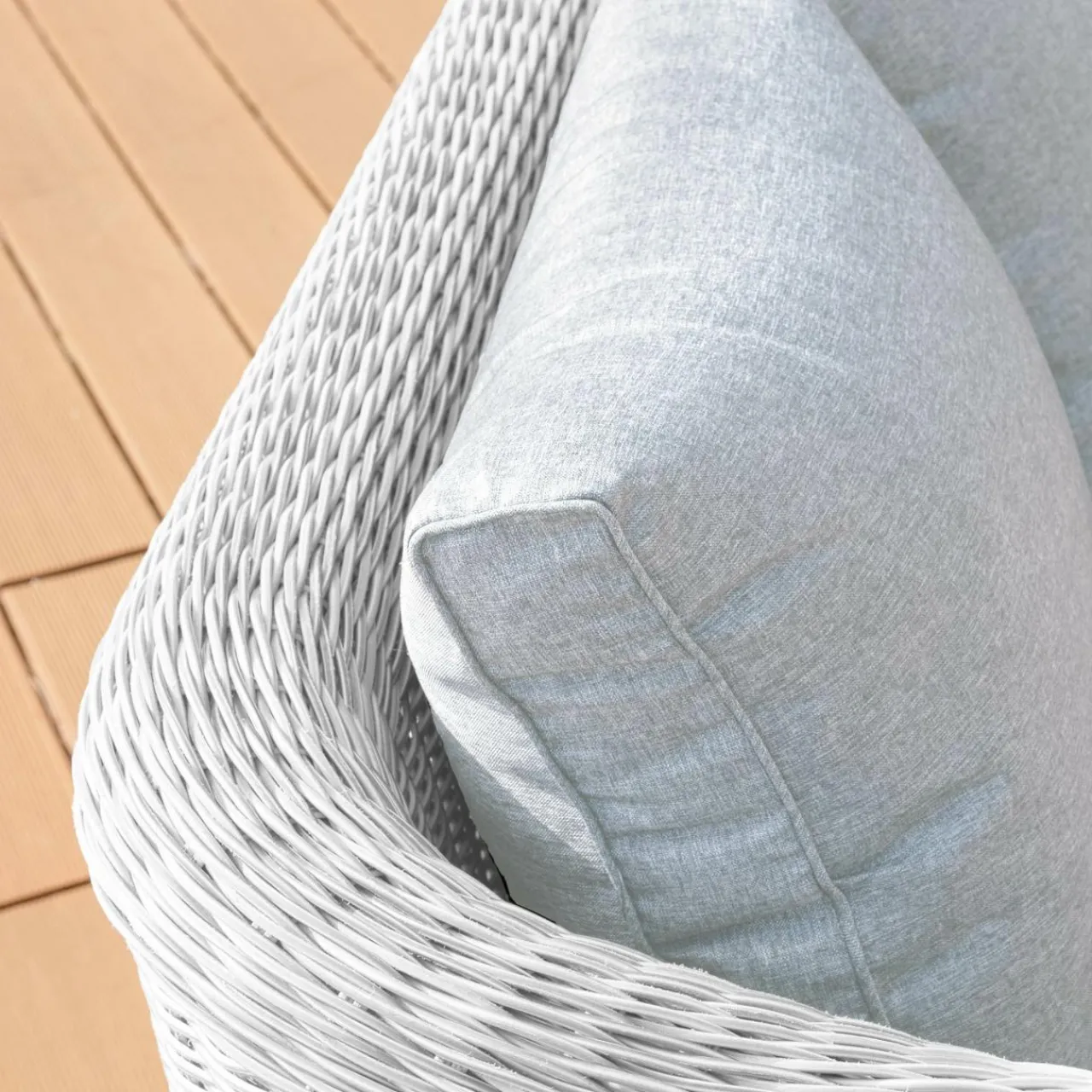 MOBELLIA Canapé de jardin en résine tressée 3 places Calvi Blanc et gris clair Tressé Blanc - Gris clair Clearance