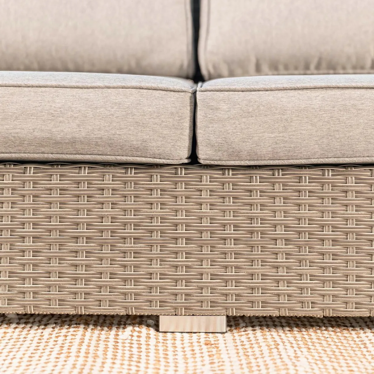 MOBELLIA Chauffeuse de jardin en résine tressée 2 places Palma Gris et taupe Tressé Blanc - Taupe Hot