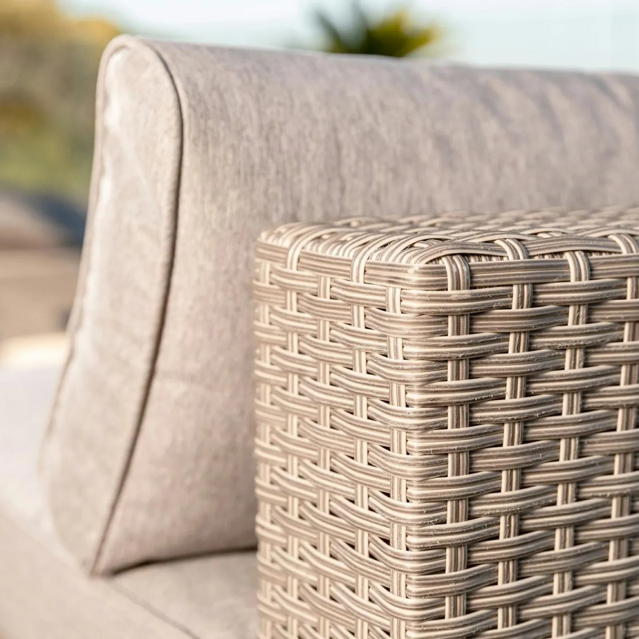 MOBELLIA Chauffeuse de jardin en résine tressée 2 places Palma Gris et taupe Tressé Blanc - Taupe Hot