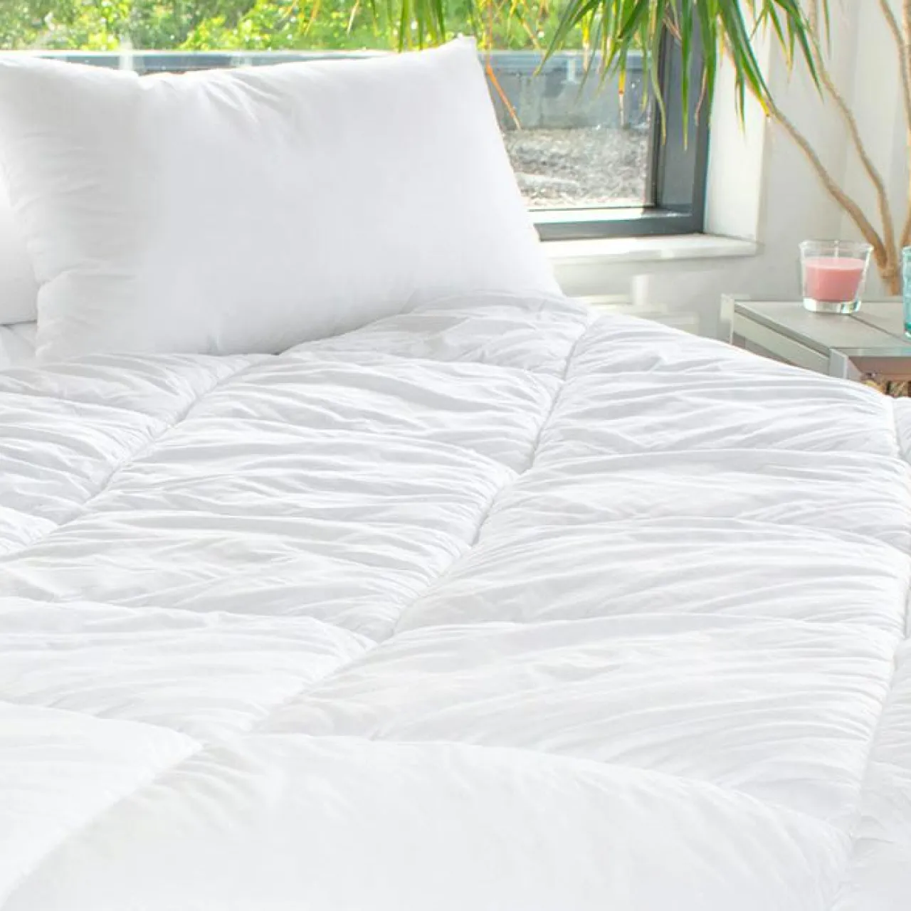 EMINZA Couette Chaude (140 x 200 cm) Microfibre Lavable à 95°C he Blanc