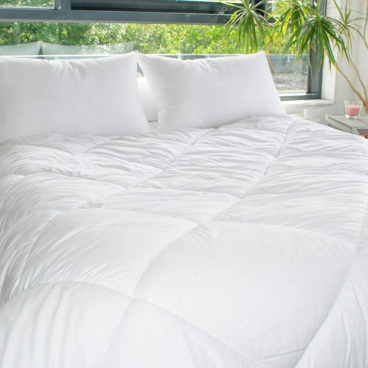 EMINZA Couette Chaude (260 x 240 cm) Microfibre Lavable à 95°C he Blanc Best