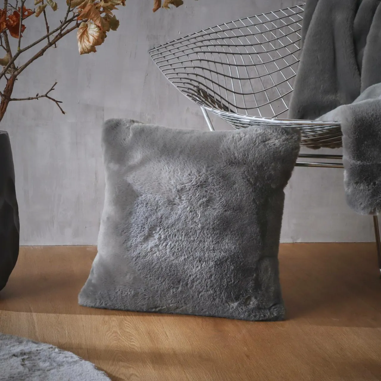 EMINZA Coussin carré fausse fourrure (45 x 45 cm) Finn Gris Anthracite Sale