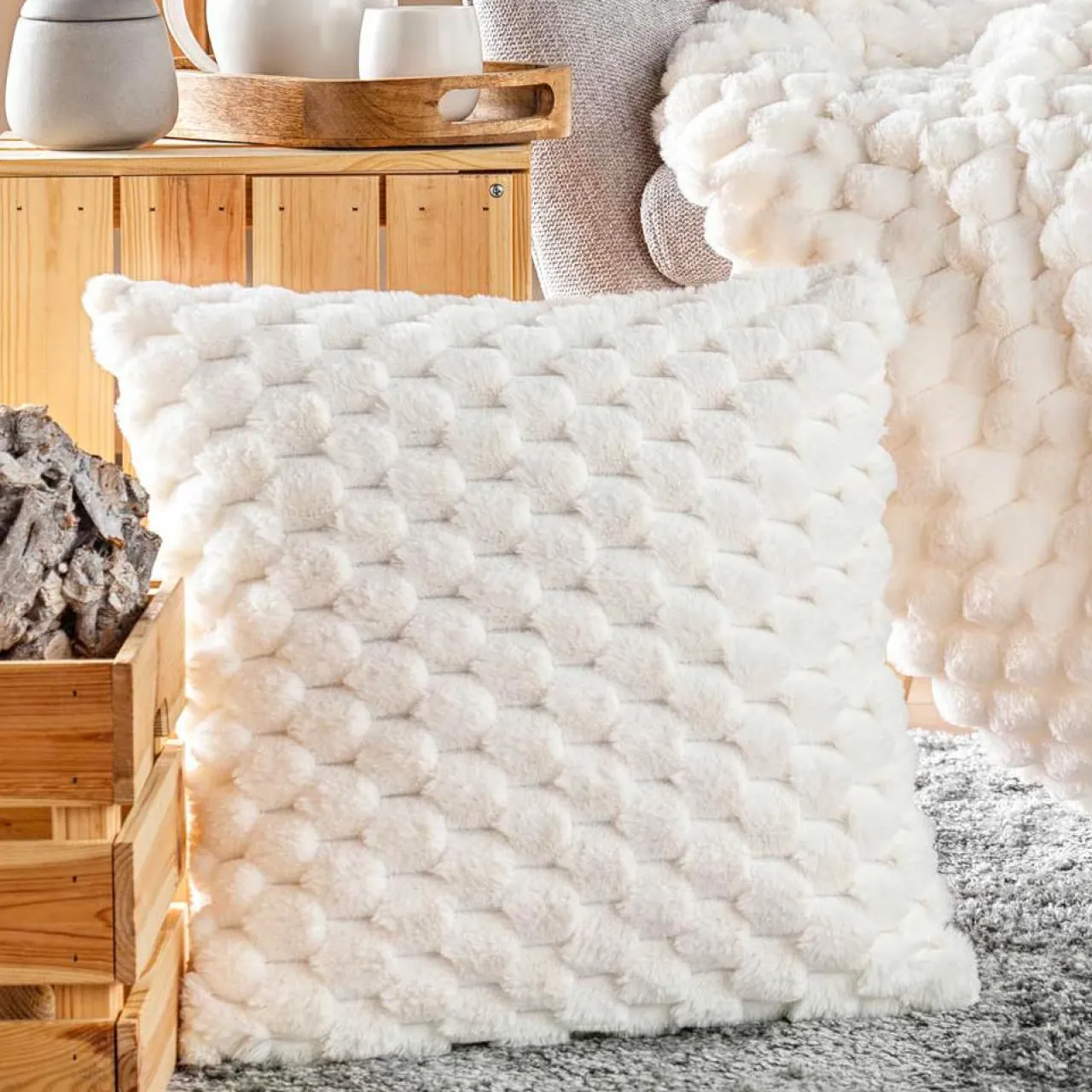 douceur d'intu017drieur Coussin carré imitation fourrure (45 x 45 cm) Frosty Ecru Online