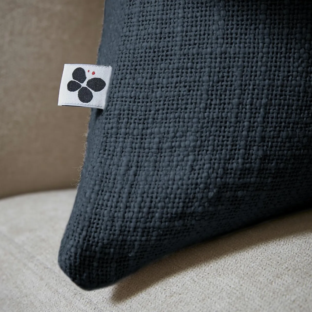 L'EFFET PAPILLON Coussin rectangulaire coton (40 x 60 cm) Sixtine Bleu nuit Hot