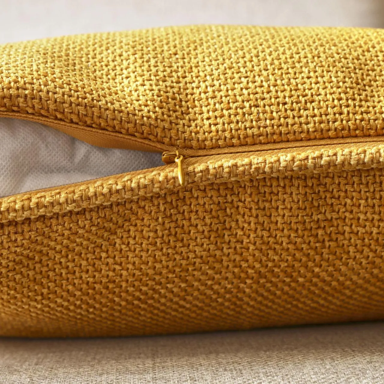 EMINZA Coussin rectangulaire tissé (40 x 60 cm) Alba Jaune moutarde Discount