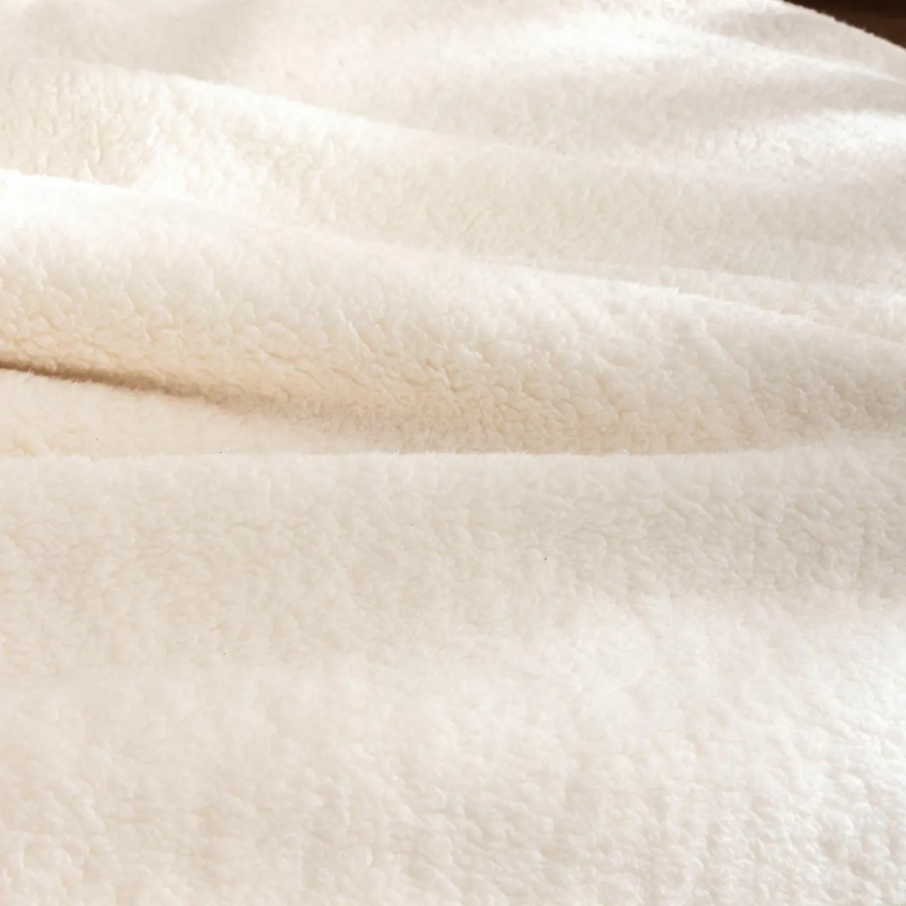 douceur d'intu017drieur Couvre-lit effet sherpa (240 x 220 cm) Calinou Ecru Clearance