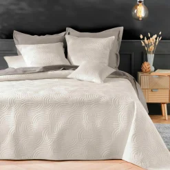 douceur d'intu017drieur Couvre-lit matelassé et deux taies d'oreiller (240 x 260 cm) Solange Ecru Clearance