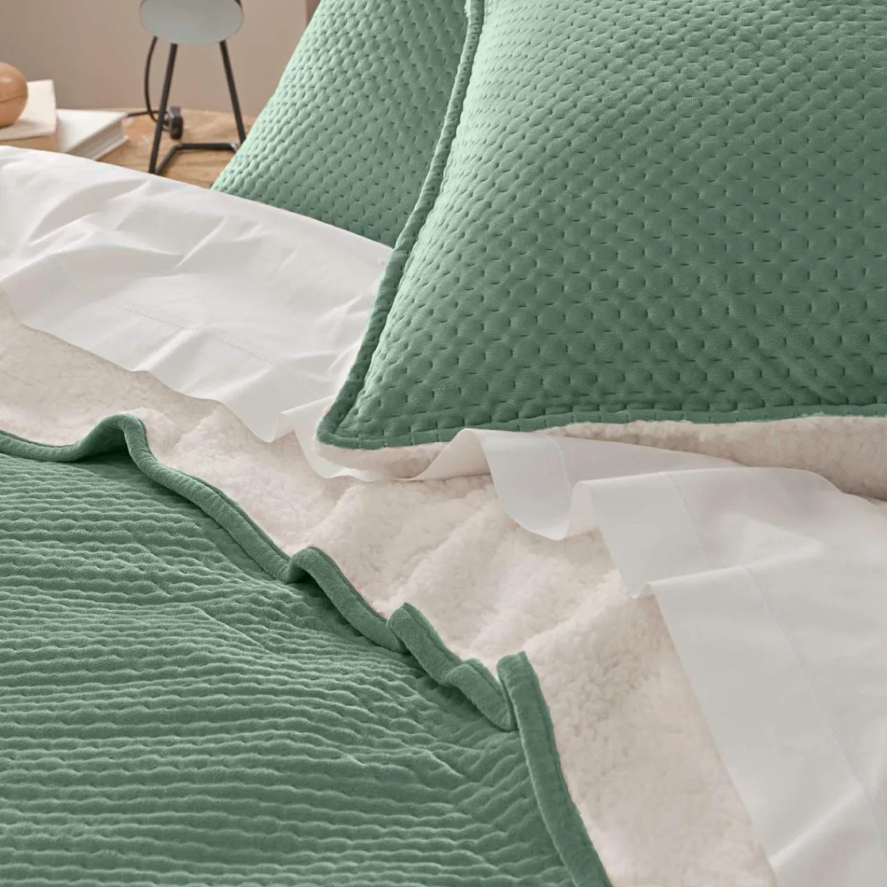 douceur d'intu017drieur Couvre-lit matelassé et deux taies d'oreiller velours (220 x 240 cm) Mylène cédre Vert Best