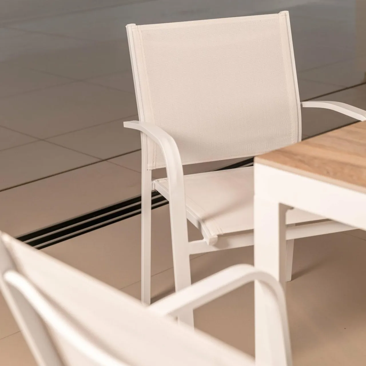 MOBELLIA Fauteuil de jardin aluminium empilable Murano Blanc New