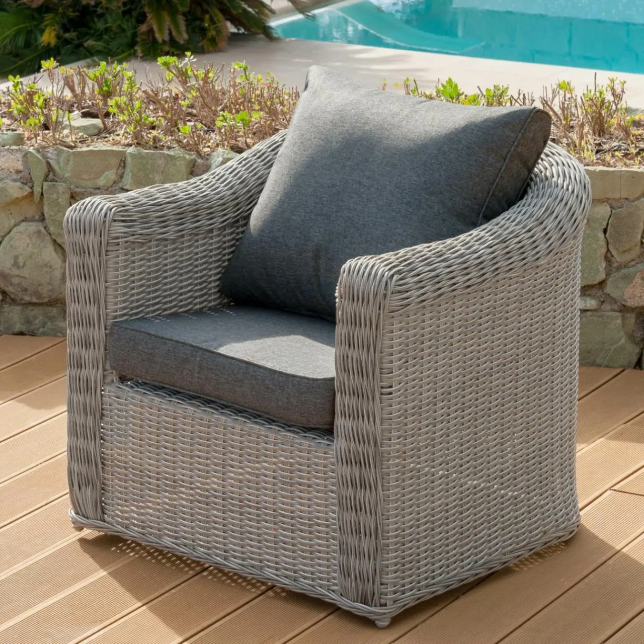 MOBELLIA Fauteuil de jardin en résine tressée Calvi Gris et gris foncé Tressé Gris - Anthracite Best