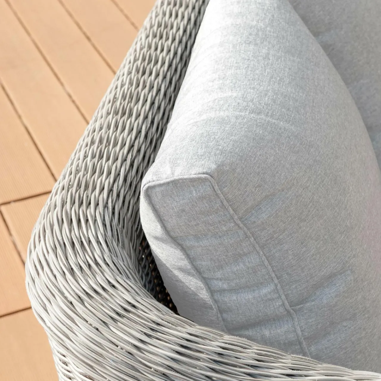 MOBELLIA Fauteuil de jardin en résine tressée Calvi Gris clair Tressé Gris - Gris clair New