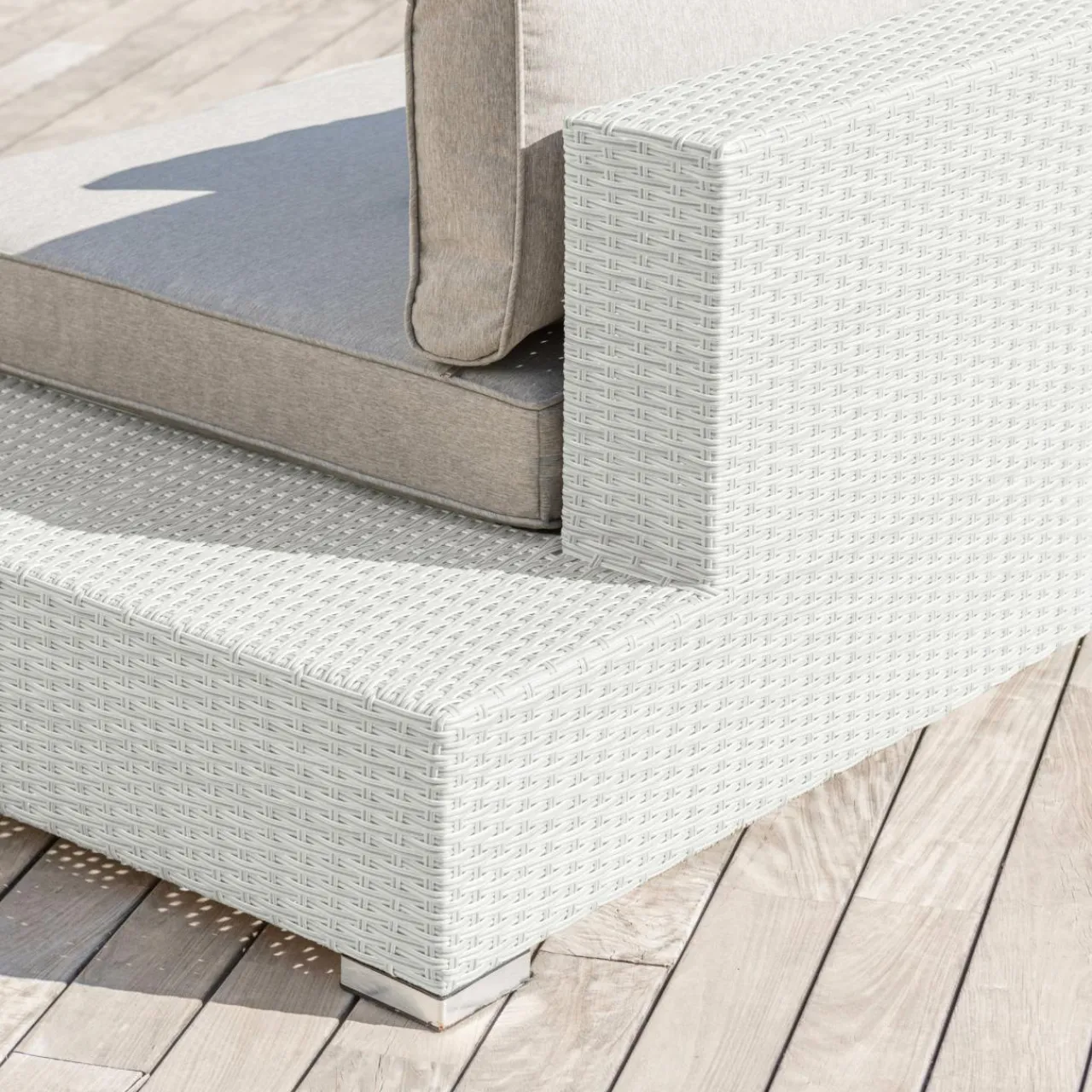 MOBELLIA Fauteuil de jardin en résine tressée Palma Blanc et taupe Tressé Blanc - Taupe Hot