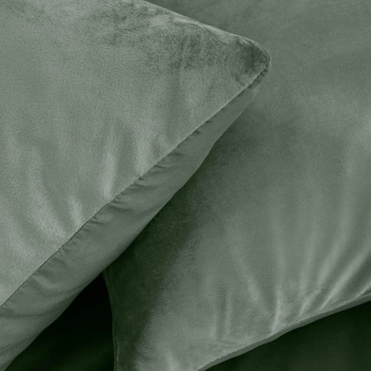 douceur d'intu017drieur Housse de couette et deux taies d'oreiller velours (240 x 220 cm) Velina cèdre Vert Discount
