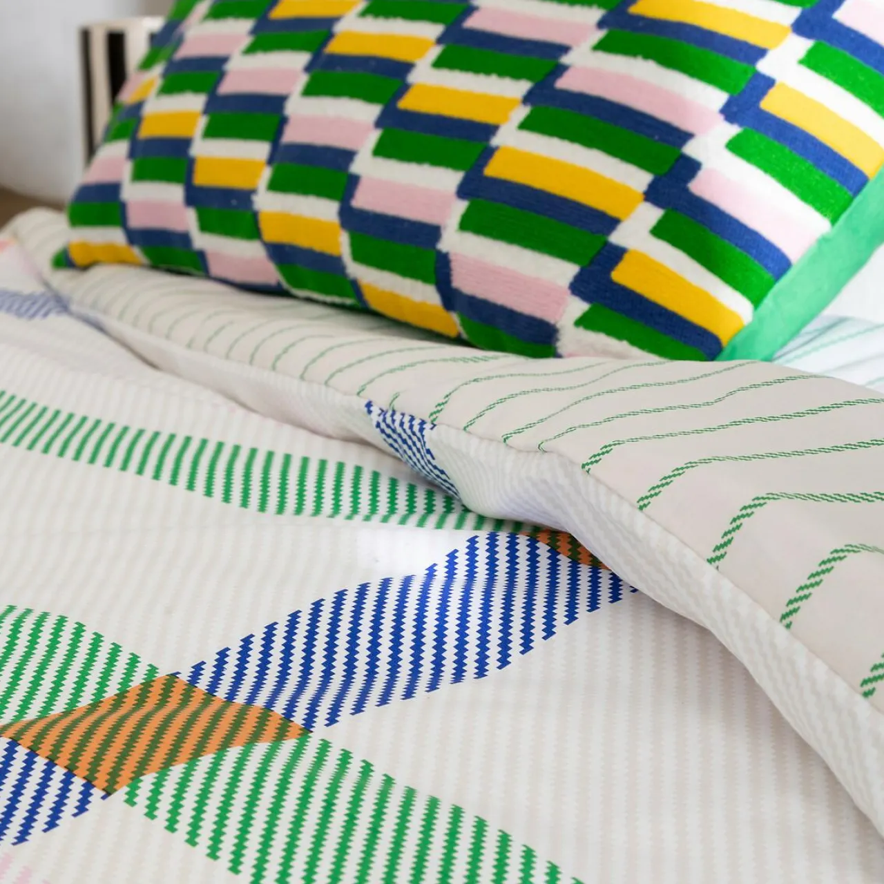 Atmosphera, cru017dateur d'intu017drieur Housse de couette et deux taies coton (240 x 220 cm) Ritchi Multicolore Hot