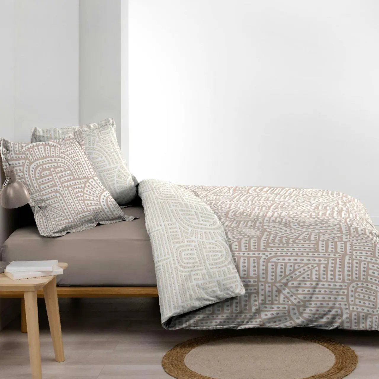 douceur d'intu017drieur Housse de couette et deux taies d'oreiller percale de coton (260 x 240 cm) Eliot Beige