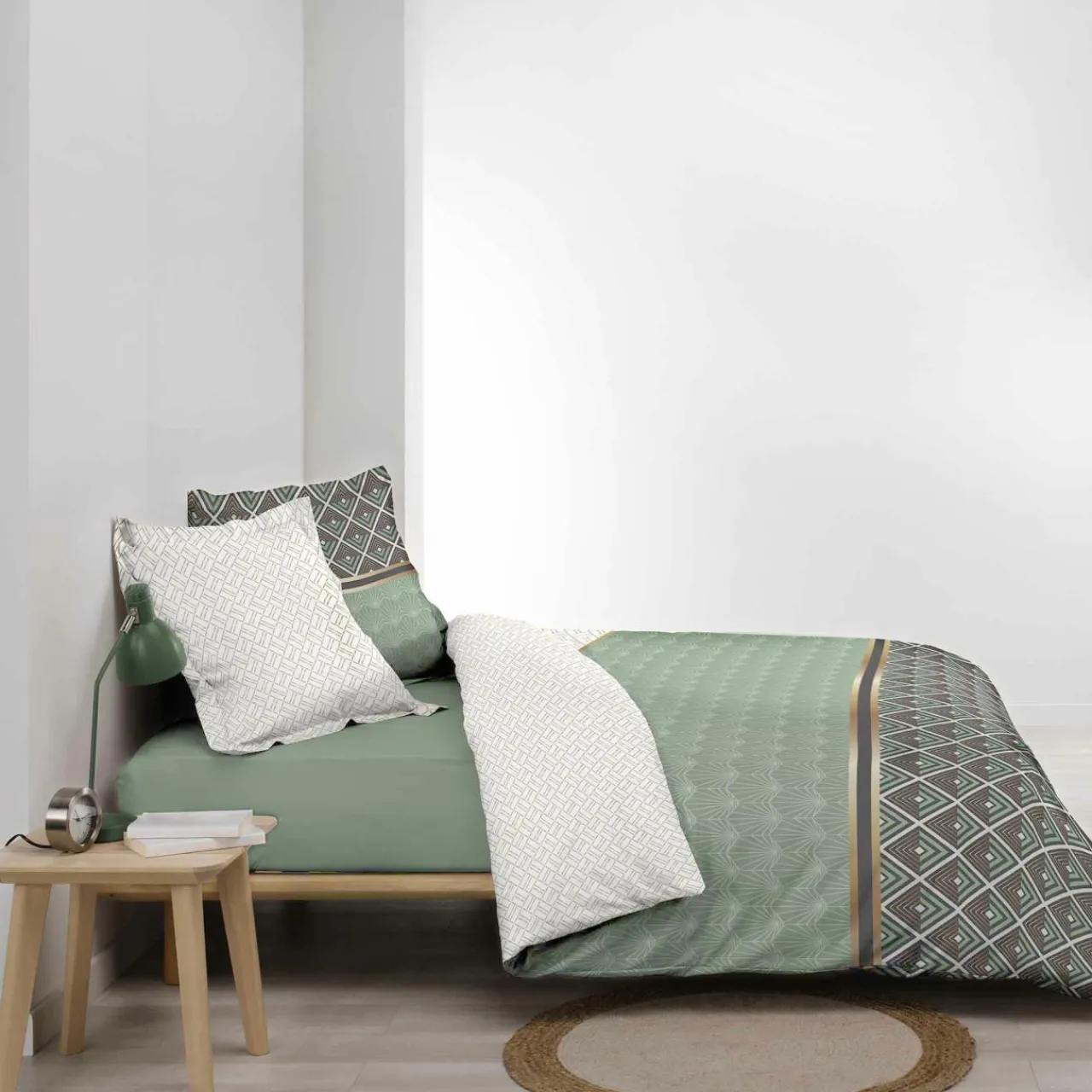DOUCEUR D'INTERIEUR Housse de couette et deux taies percale de coton (260 x 240 cm) Belor e Vert Discount