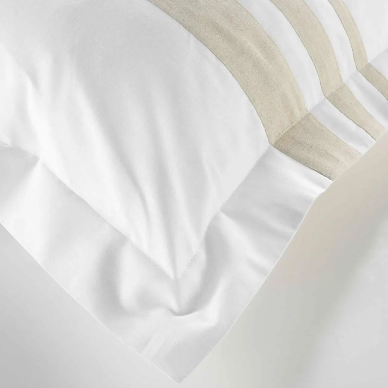DOUCEUR D'INTERIEUR Housse de couette et deux taies coton (260 x 240 cm) Margaux he Blanc Sale