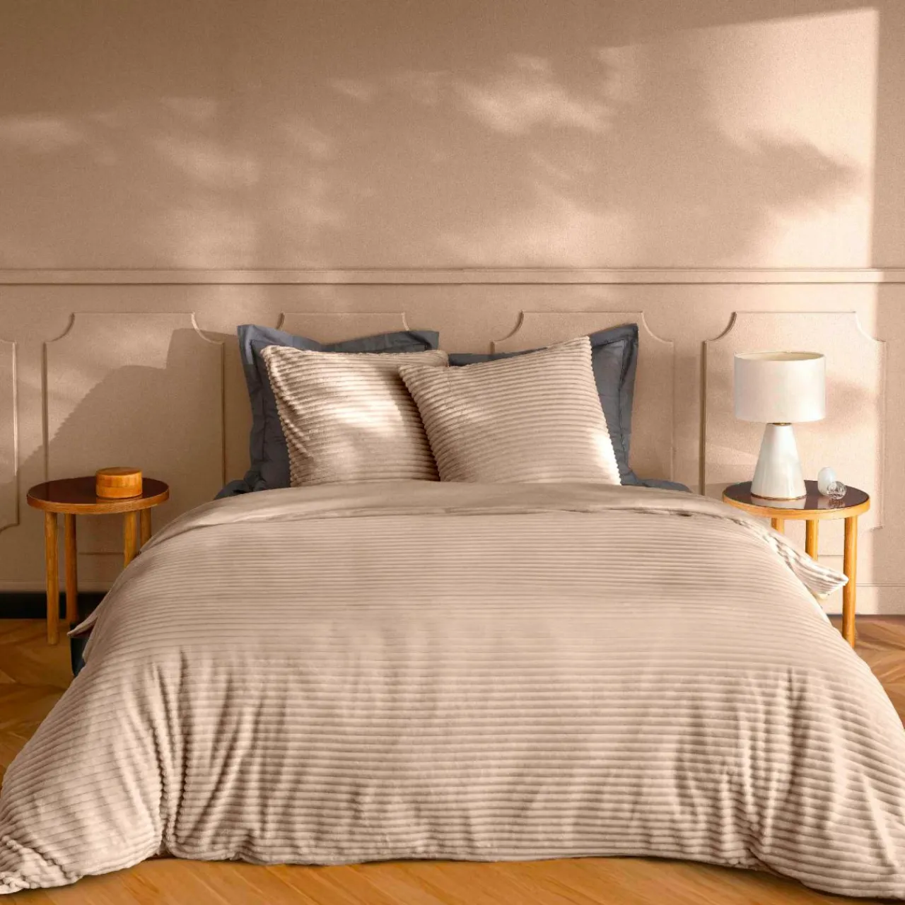 douceur d'intu017drieur Housse de couette et deux taies d'oreiller flanelle (240 x 220 cm) Veloutea sable Beige Outlet