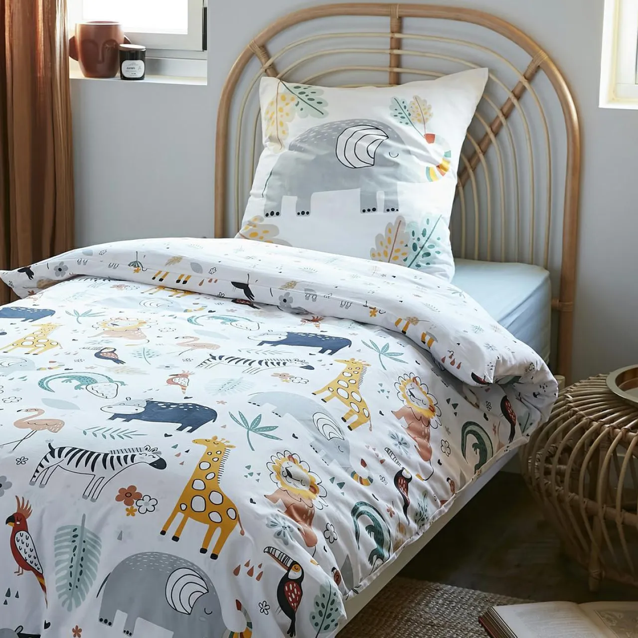 L'effet papillon Housse de couette et deux taies enfant coton (200 x 200 cm) Savane Multicolore Hot