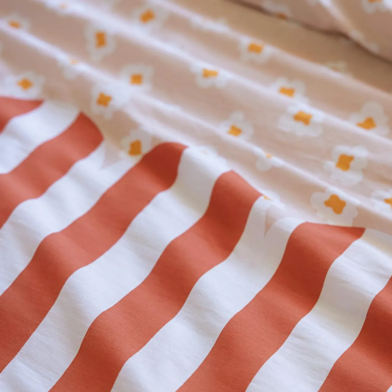 L'EFFET PAPILLON Housse de couette et deux taies enfant coton (200 x 200 cm) Fresh popcorn Rouge Discount