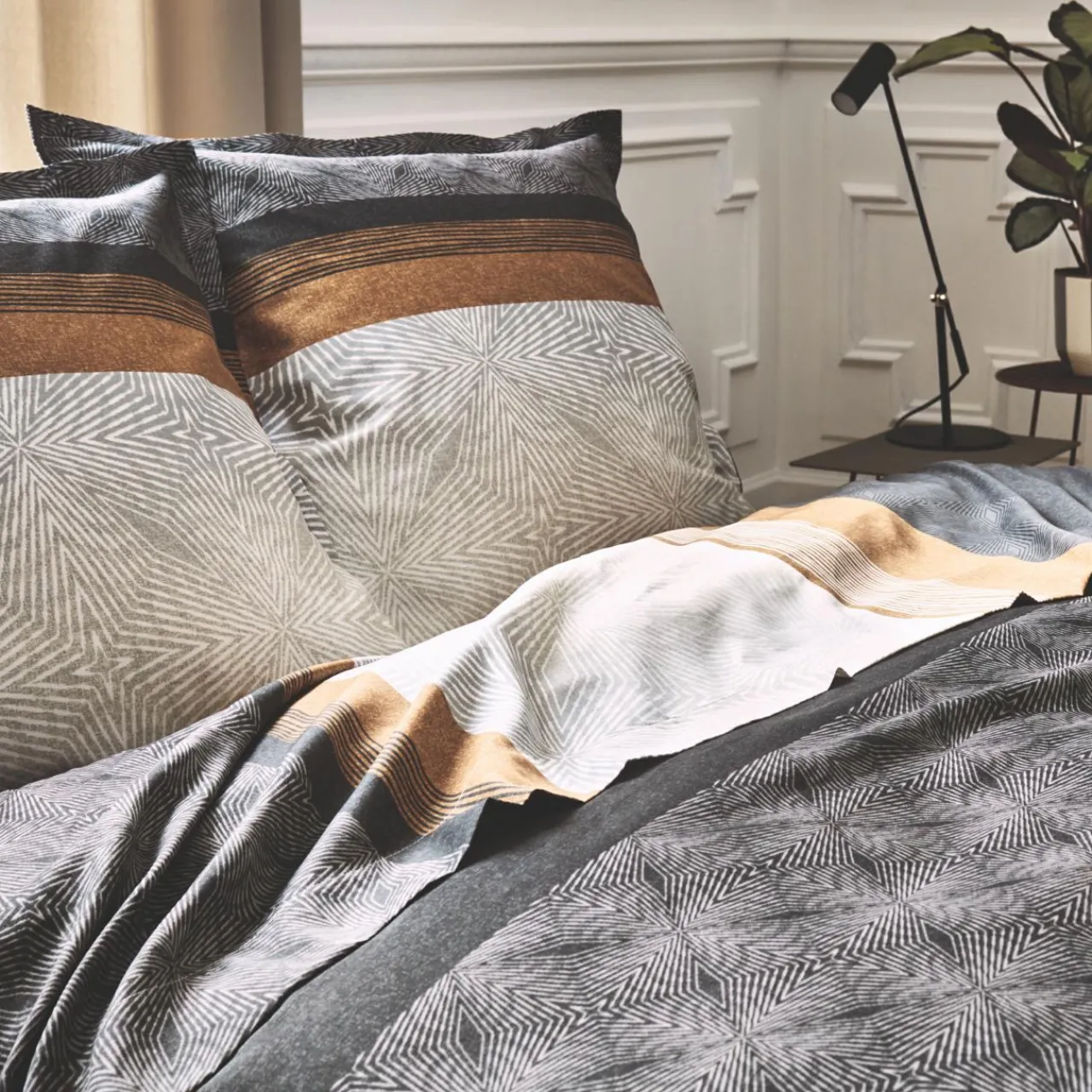 TRADILINGE Housse de couette satin de coton (260 x 240 cm) Tiago e Noir Best