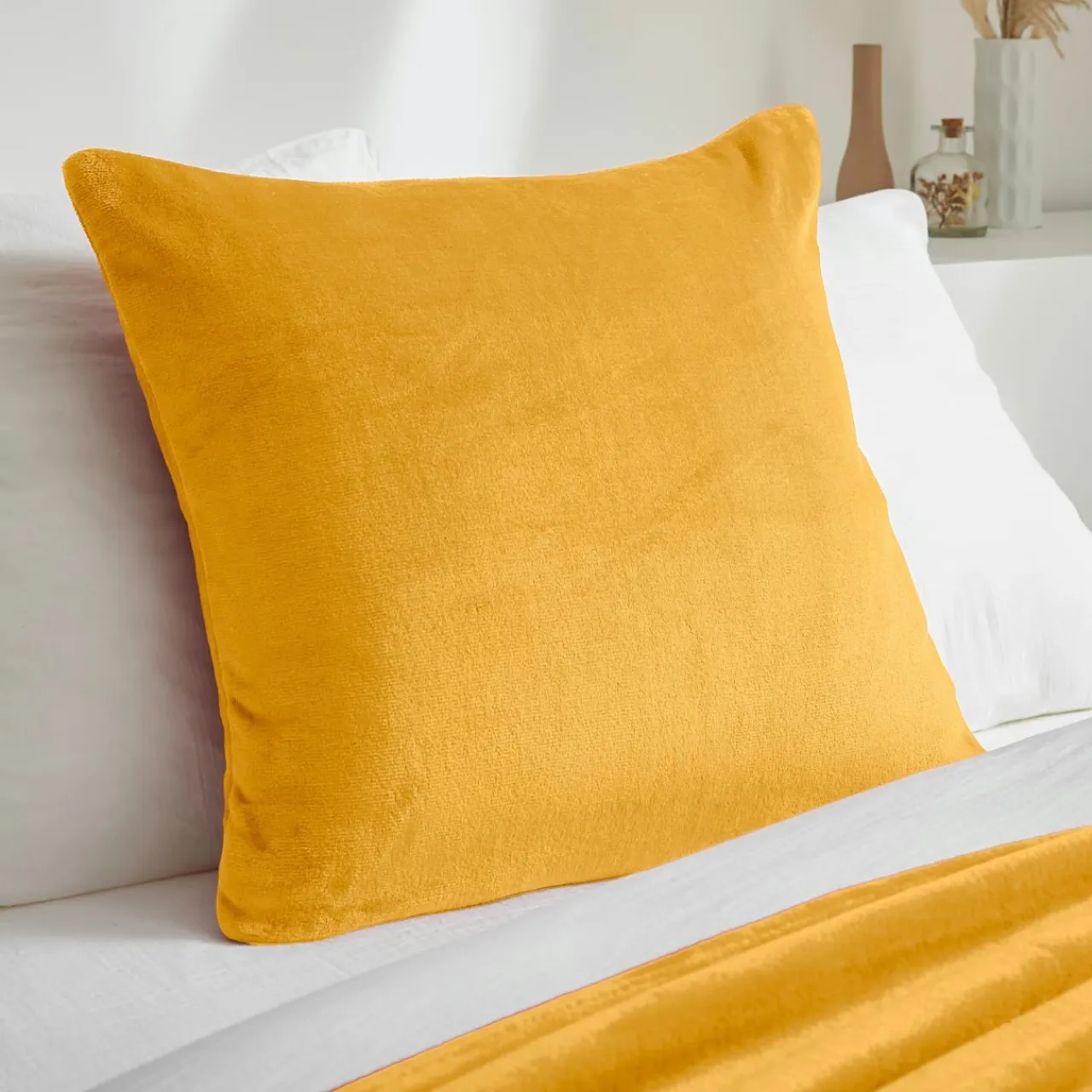EMINZA Housse de coussin carrée flanelle (60 x 60 cm) Didou Jaune moutarde Discount