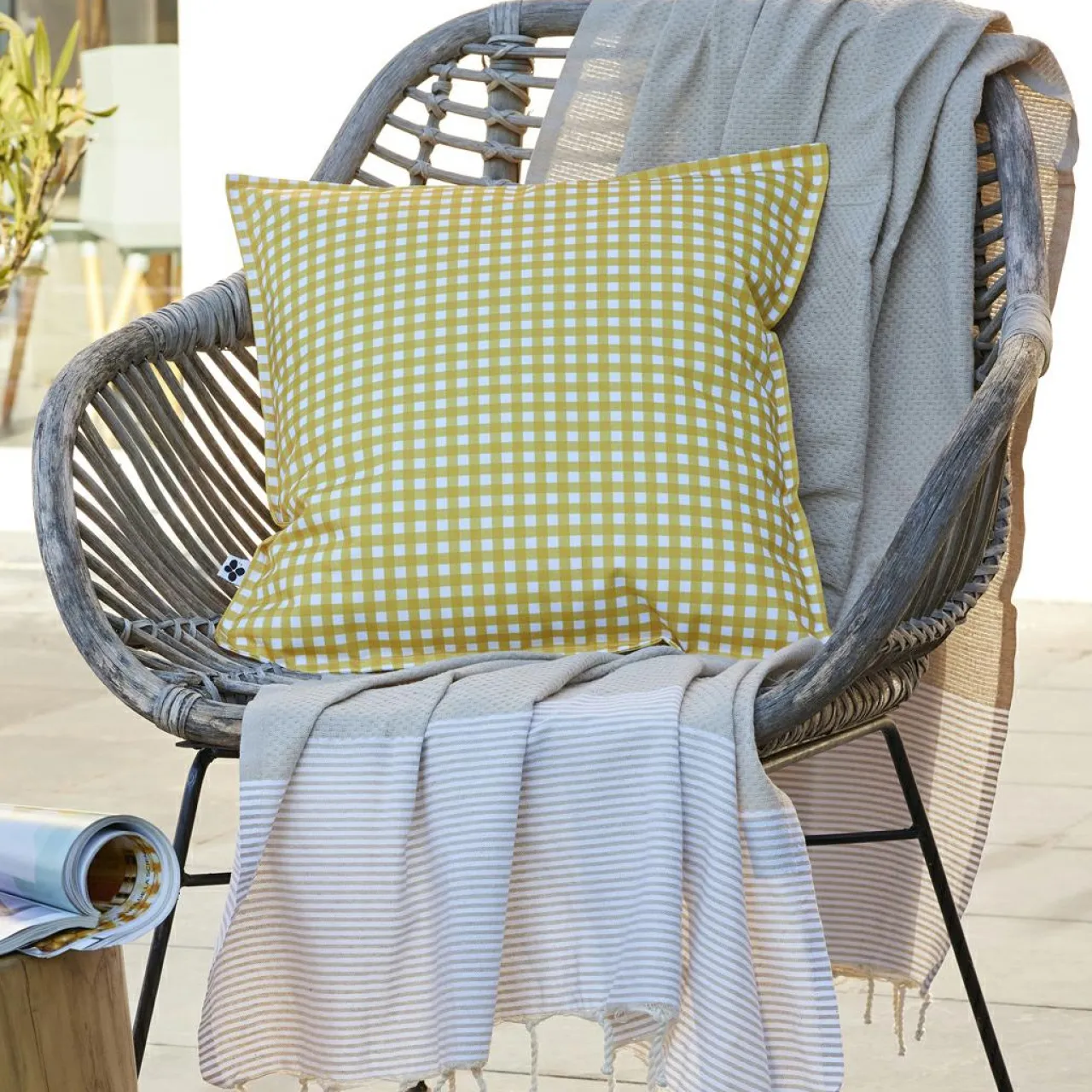 EMINZA Housse de coussin extérieur carrée (45 x 45 cm) Vickie Jaune Vichy jaune Sale