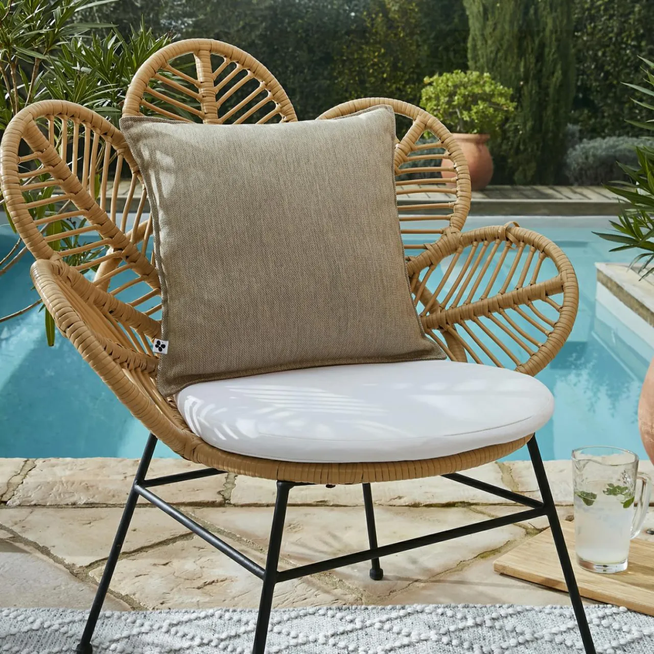 L'effet papillon Housse de coussin extérieur carrée (45 x 45 cm) Naia Beige Sable Hot