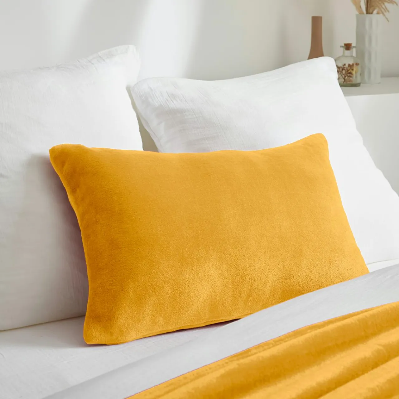 EMINZA Housse de coussin rectangulaire flanelle (40 x 60 cm) Didou Jaune moutarde Best