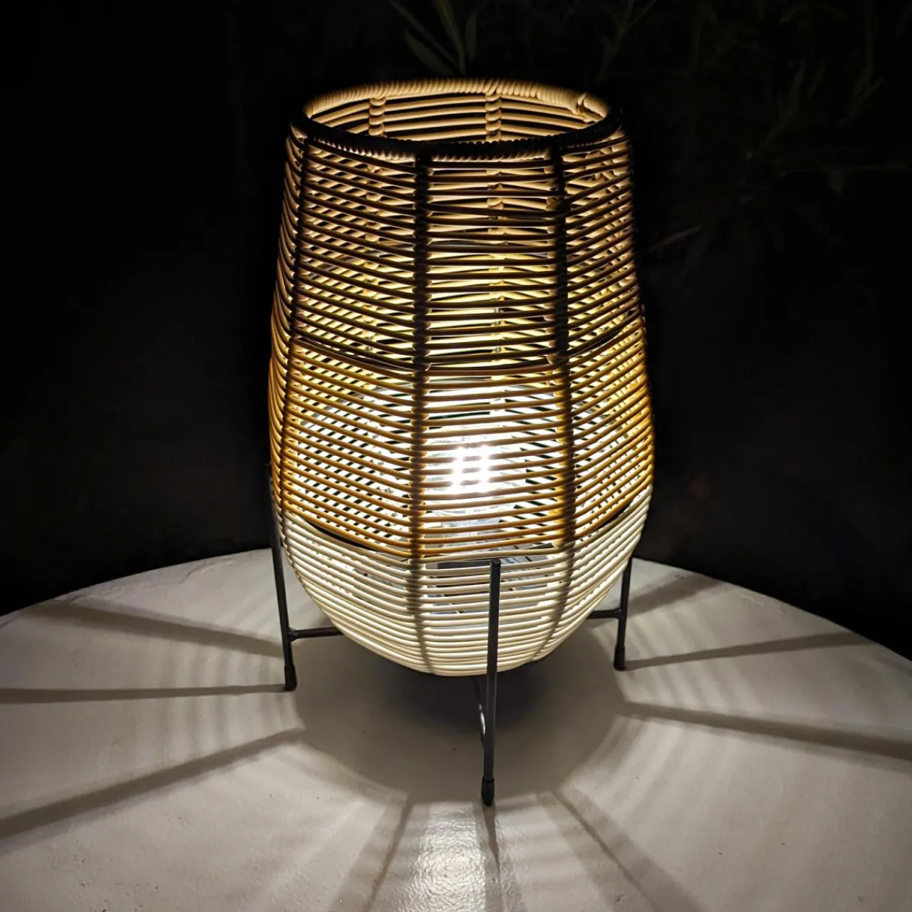 #N/A Lampe de table solaire LED (H31 cm) Vernazza he Blanc Discount