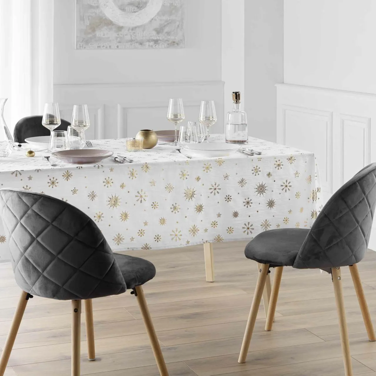 douceur d'intu017drieur Nappe de Noël rectangulaire anti tache (140 x 240 cm) Astrelia Blanc et dé Or Clearance