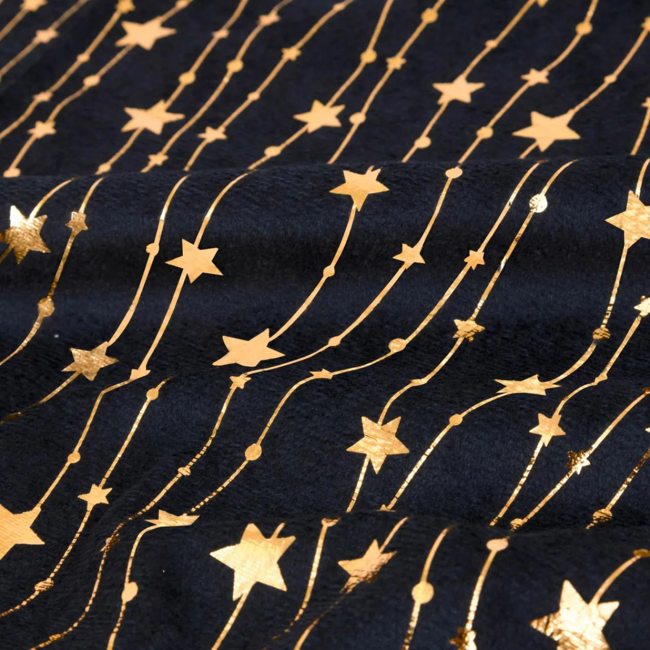 JJA Nappe de Noël rectangulaire (140 x 240 cm) Pluie d'étoiles et dorée Noir Outlet