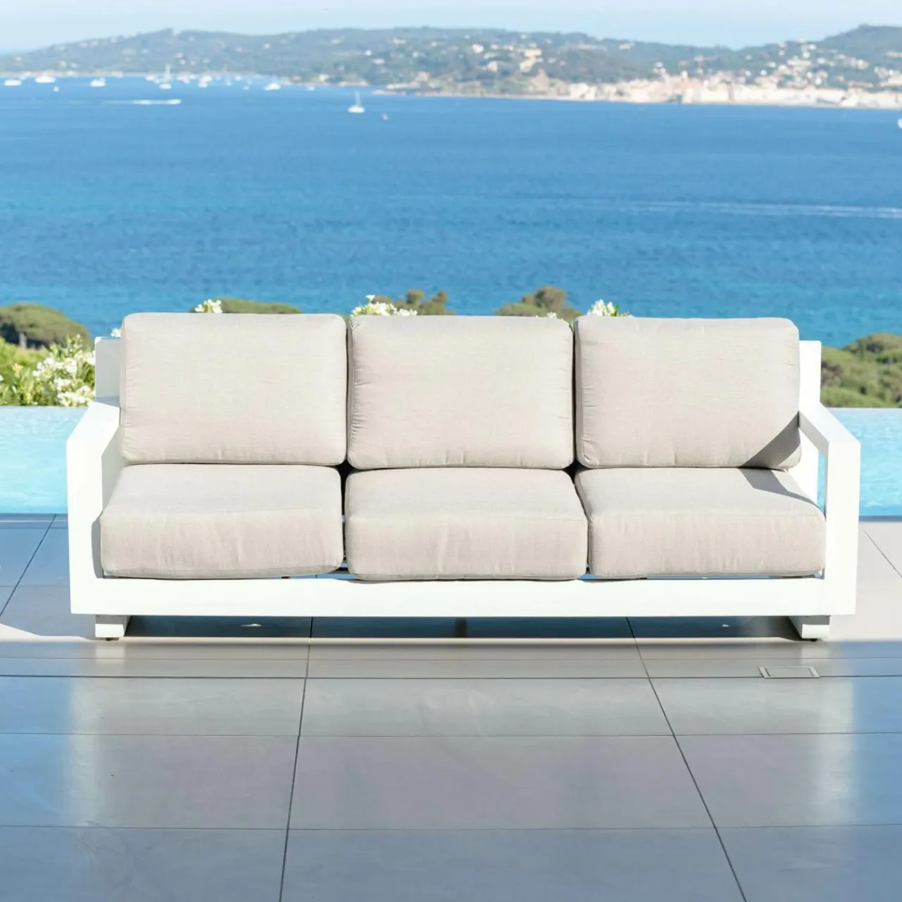 MOBELLIA Salon de jardin aluminium 7 places 5 pcs Elba Blanc et taupe Blanc - Taupe Clearance