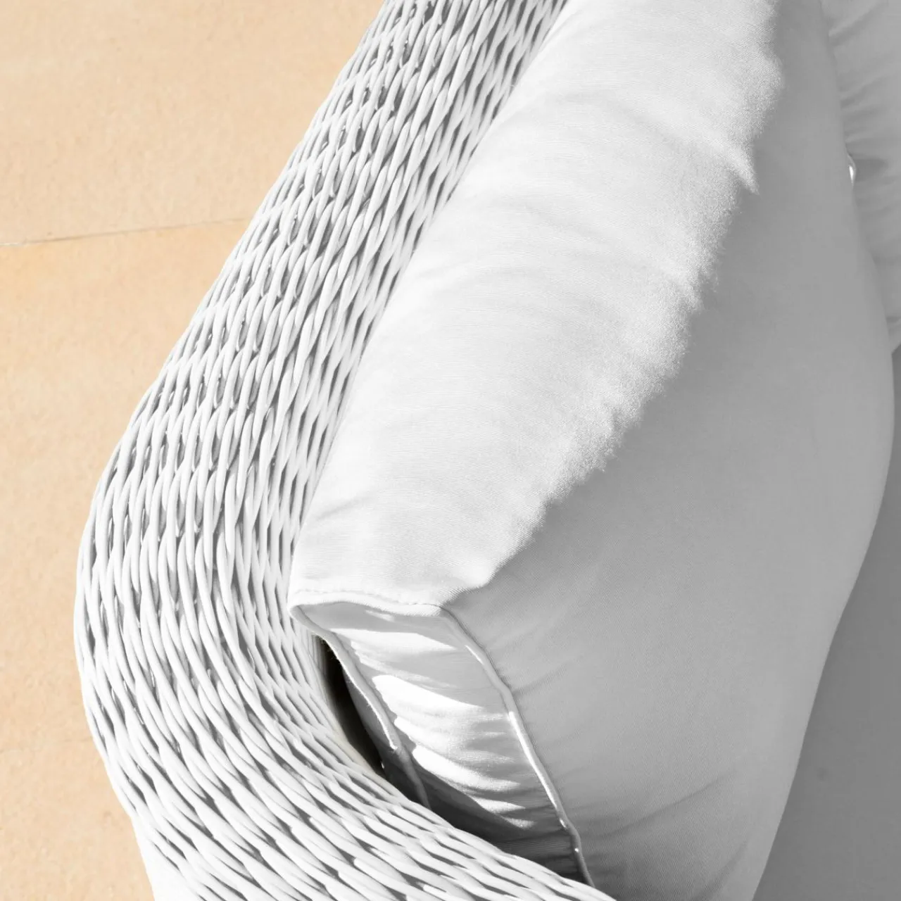 MOBELLIA Salon de jardin en résine tressée 5 places 4 pcs Calvi Blanc Tressé Blanc - Blanc Best