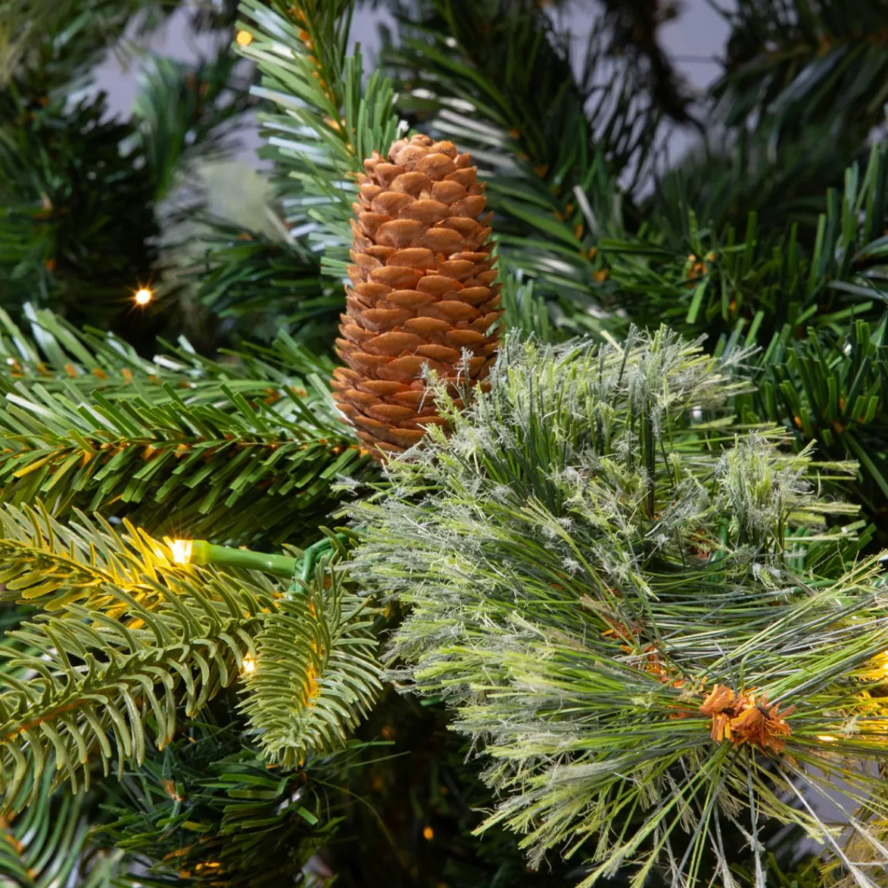 EMINZA Sapin de Noël artificiel lumineux (H210 cm) Washington Luxe Vert sapin Sapin vert lumineux Hot