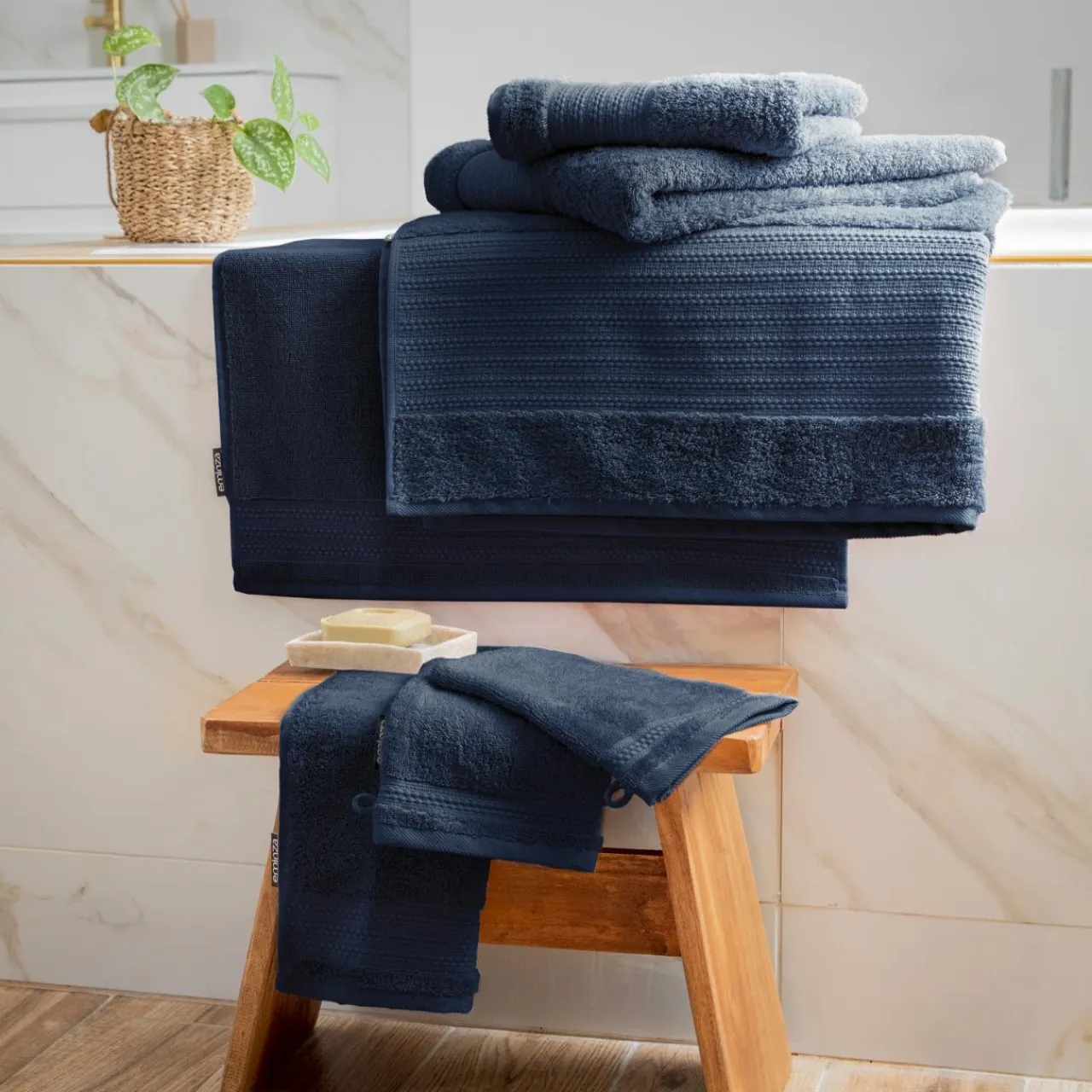 EMINZA Serviette de bain coton bio (30 x 50 cm) Méline Bleu nuit Sale