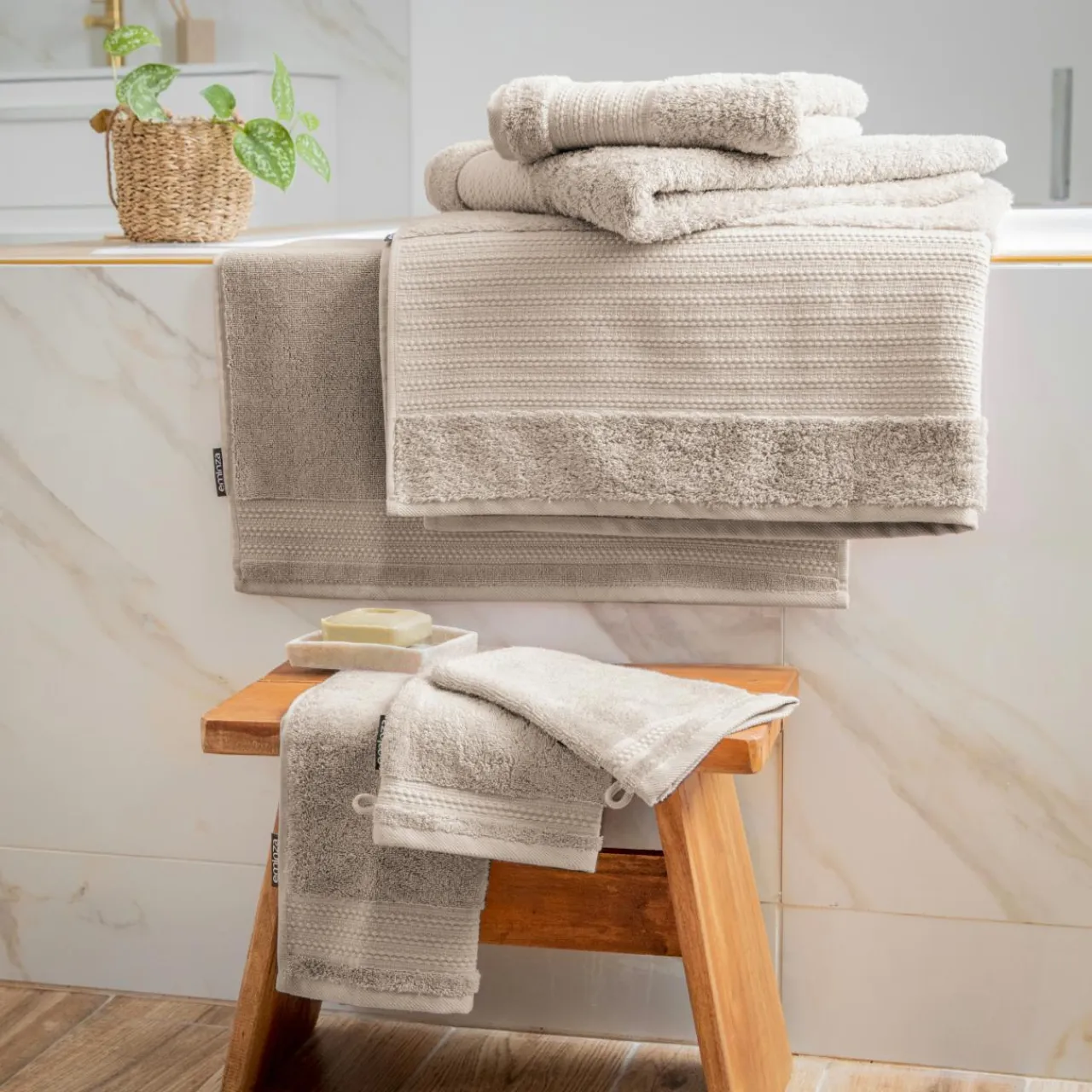 EMINZA Serviette de bain coton bio (50 x 90 cm) Méline pampa Beige Hot
