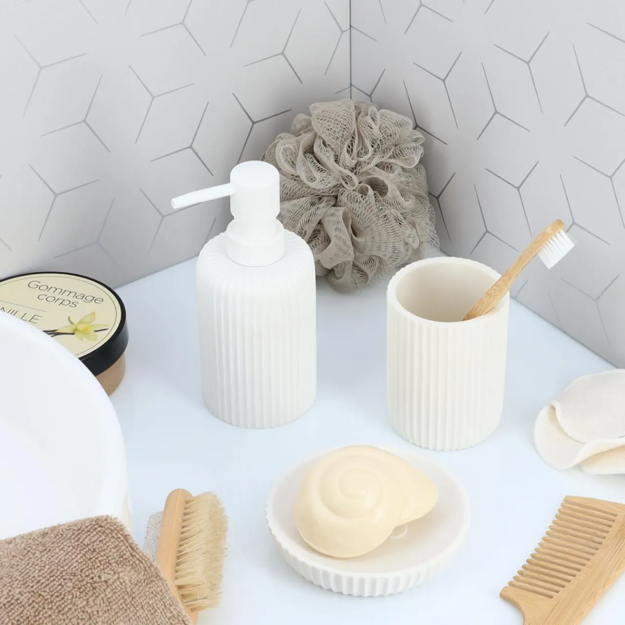 TENDANCE Set d'accessoires salle de bain résine Strié Blanc