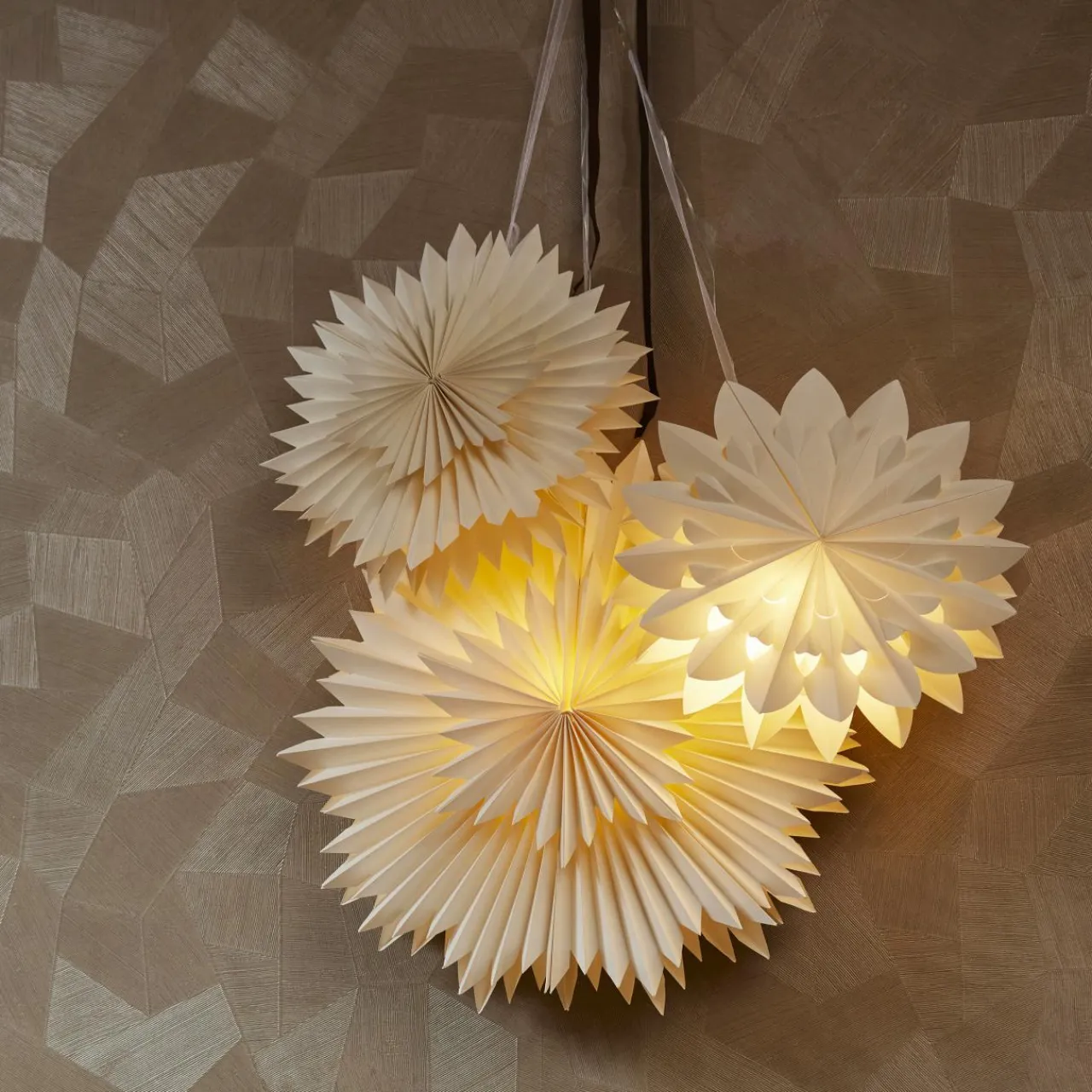 KAEMINGK Suspension lumineuse papier LED (D40 cm) Origami Floralia Blanc