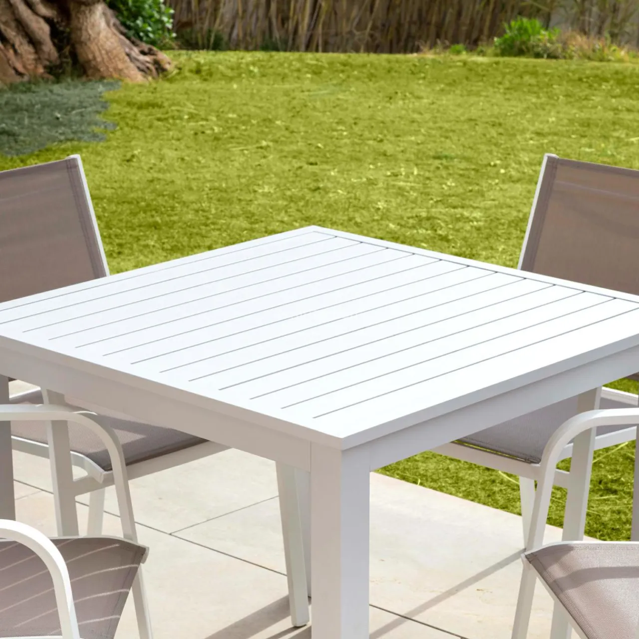 MOBELLIA Table de jardin carrée en aluminium 4 places (89 x 89 cm) Murano Blanc Discount