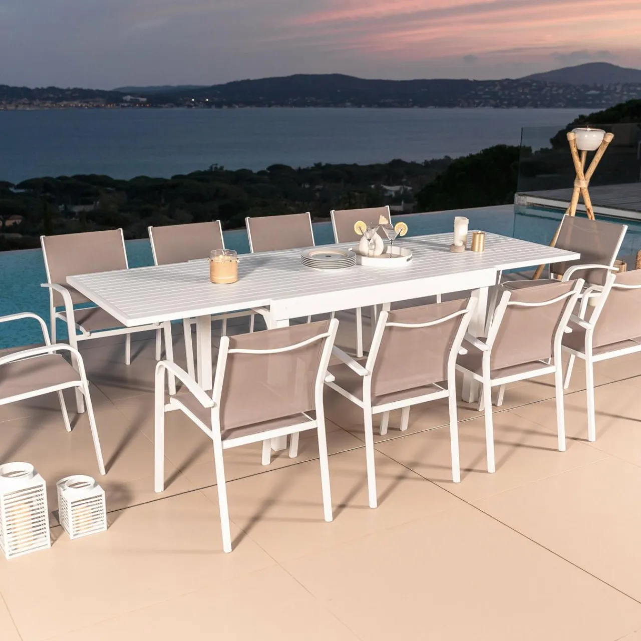 MOBELLIA Table de jardin extensible aluminium 10 places (135/270 x 90 cm) Murano Blanc Clearance