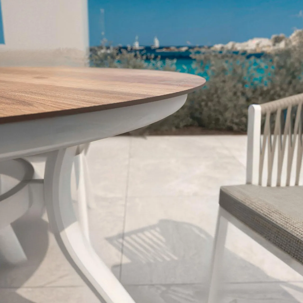 MOBELLIA Table de jardin ronde en aluminium 6 places (D120 cm) Amalfi Blanc Discount