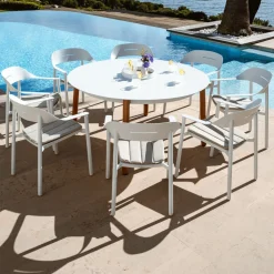 MOBELLIA Table de jardin ronde en aluminium 8 places (D149 cm) Monte Carlo Blanc Hot