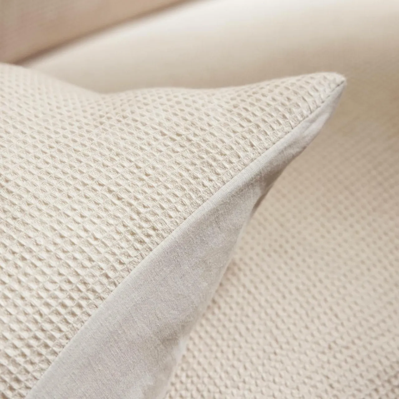 EMINZA Taie d'oreiller carrée coton nid d'abeille (80 x 80 cm) Eva Beige Discount