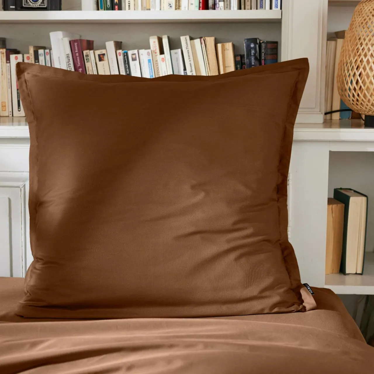 EMINZA Taie d'oreiller carrée percale de coton (80 x 80 cm) Cali Marron Chocolat New