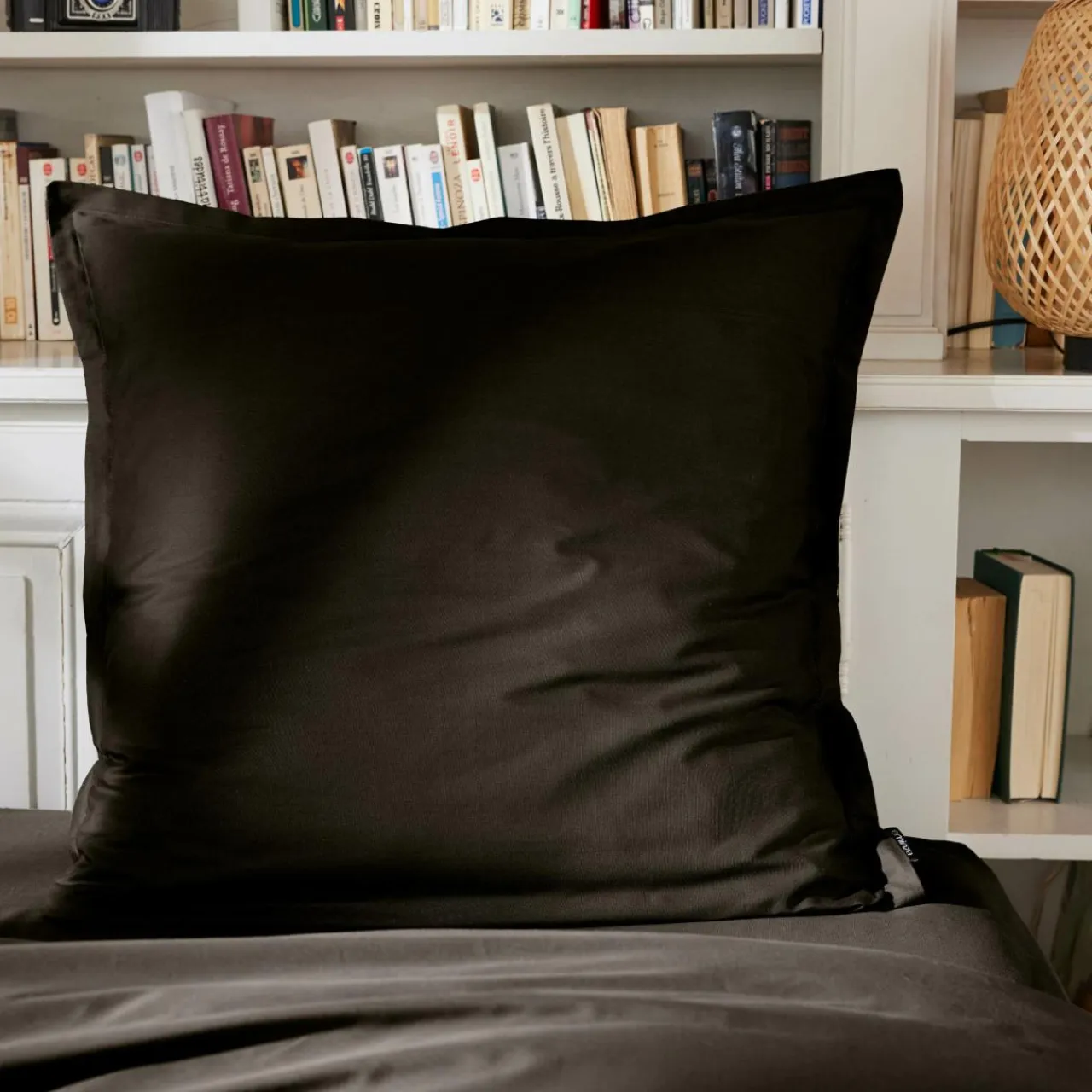 EMINZA Taie d'oreiller carrée percale de coton (80 x 80 cm) Cali e Noir Discount