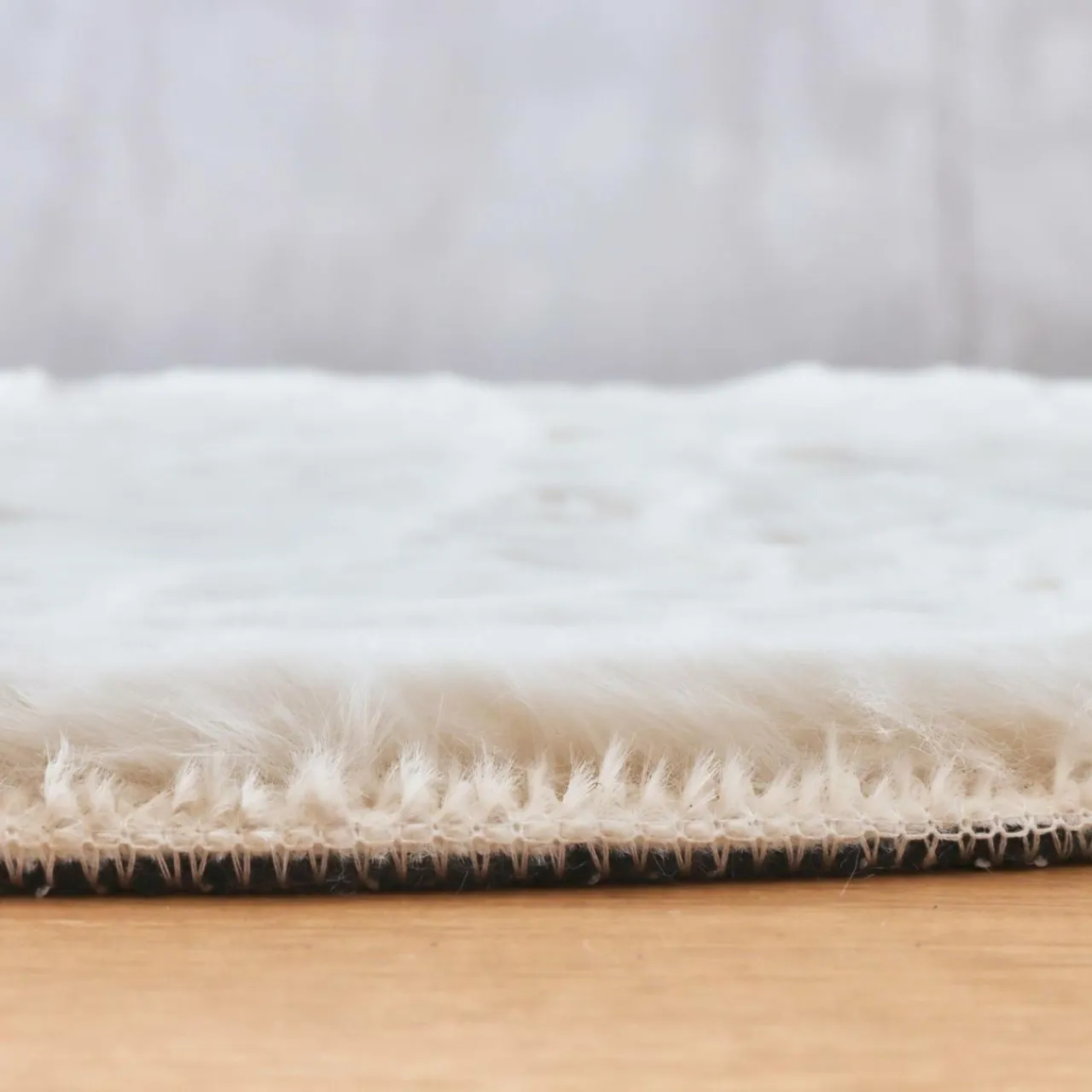 EMINZA Tapis rectangulaire fausse fourrure (140 x 200 cm) Finn Blanc Clearance